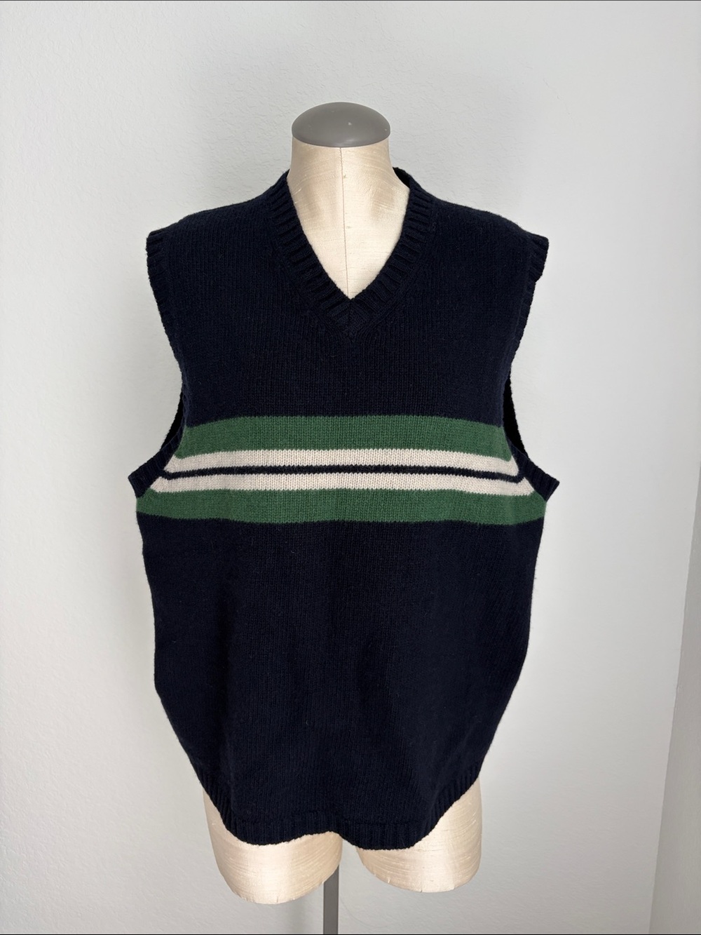 American Eagle Outfitters Vintage Navy Lambswool Sweater Vest Mens XL